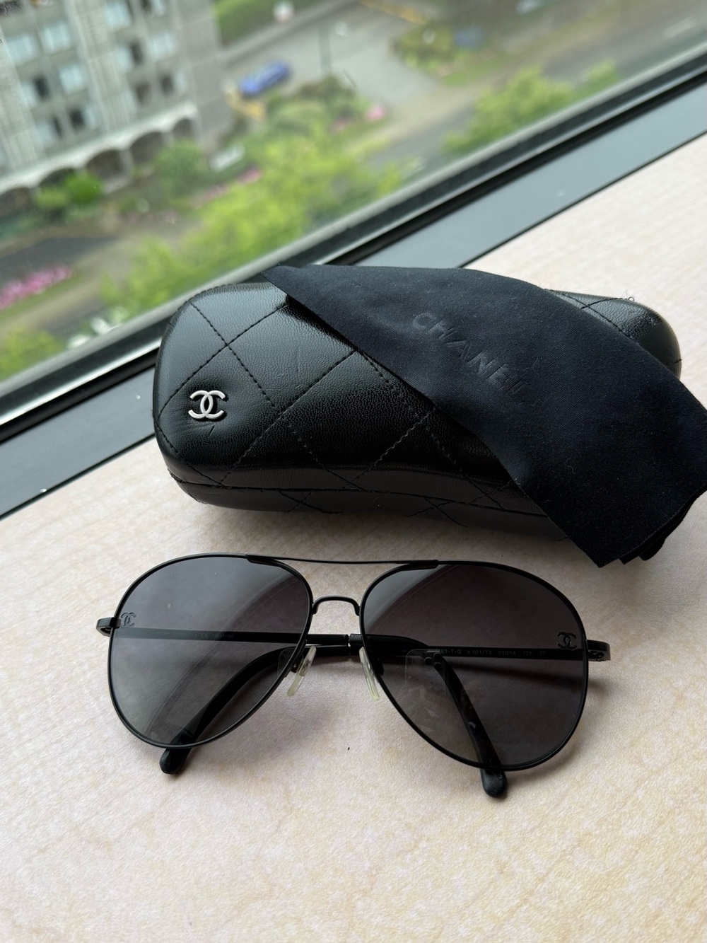 Authentic Chanel CC PILOT SUNGLASSES